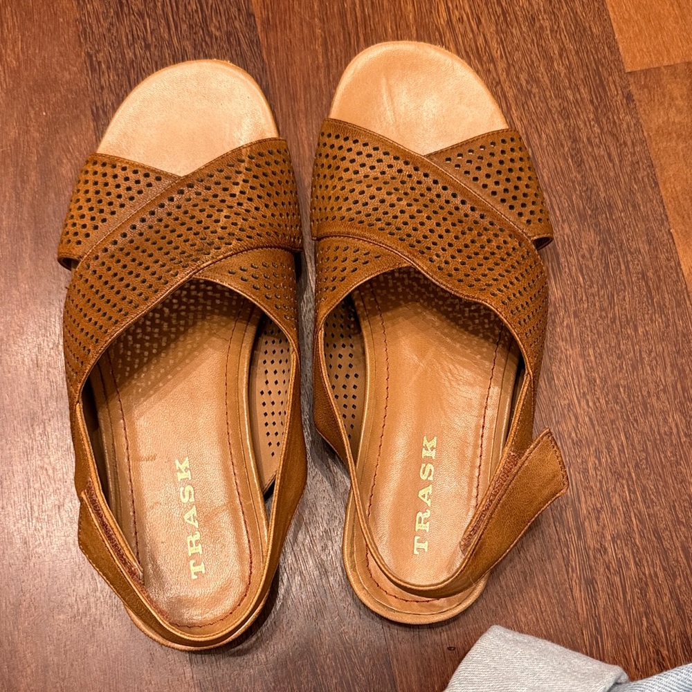 Trask Women's Tan Perforated Sandals